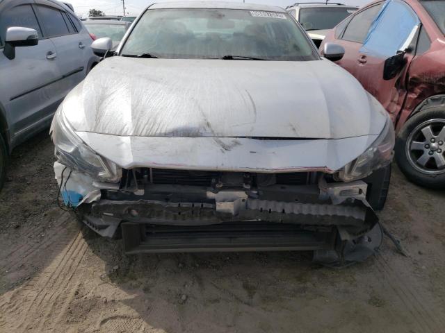 1N4BL4BV2KC236026 - 2019 NISSAN ALTIMA S SILVER photo 9