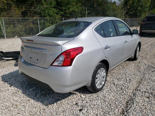 3N1CN7AP5JL860678 - 2018 NISSAN VERSA SILVER photo 4