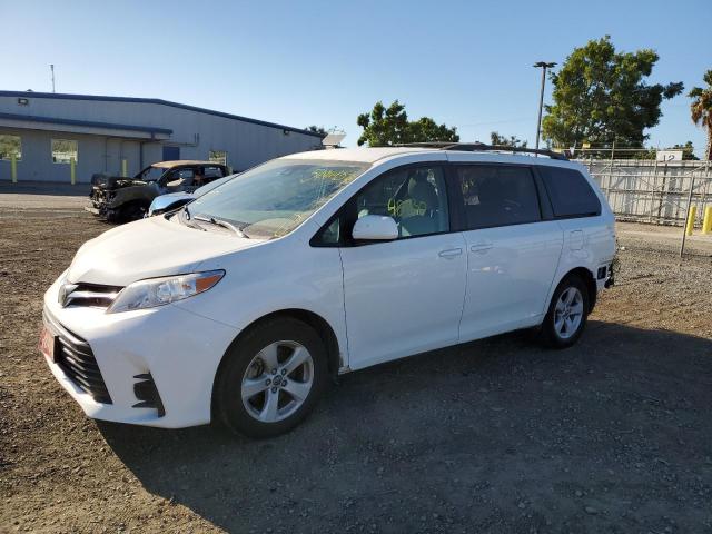 5TDKZ3DCXJS928448 - 2018 TOYOTA SIENNA LE WHITE photo 2