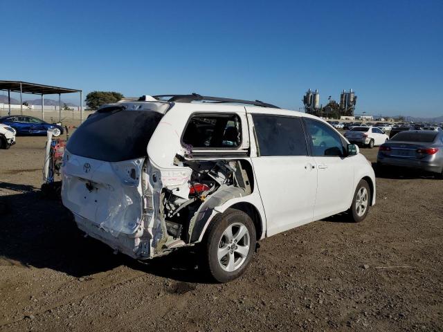 5TDKZ3DCXJS928448 - 2018 TOYOTA SIENNA LE WHITE photo 4