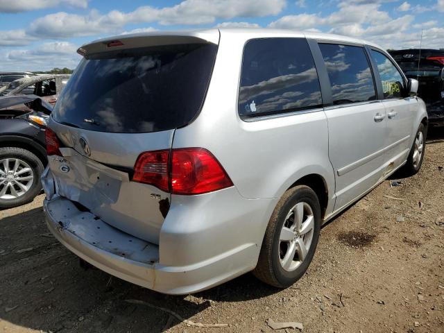 2V8HW341X9R501636 - 2009 VOLKSWAGEN ROUTAN SE SILVER photo 4