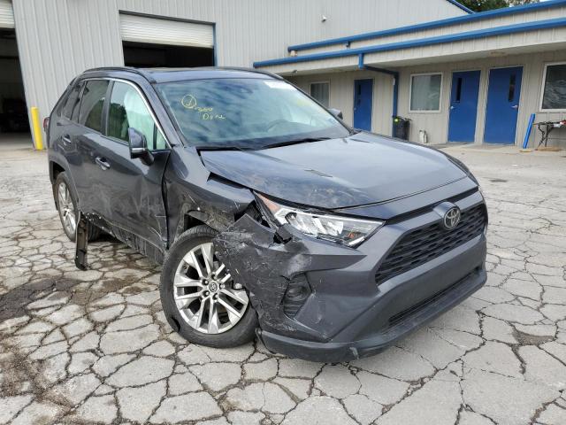 2T3A1RFVXLW135835 - 2020 TOYOTA RAV4 XLE P GRAY photo 1