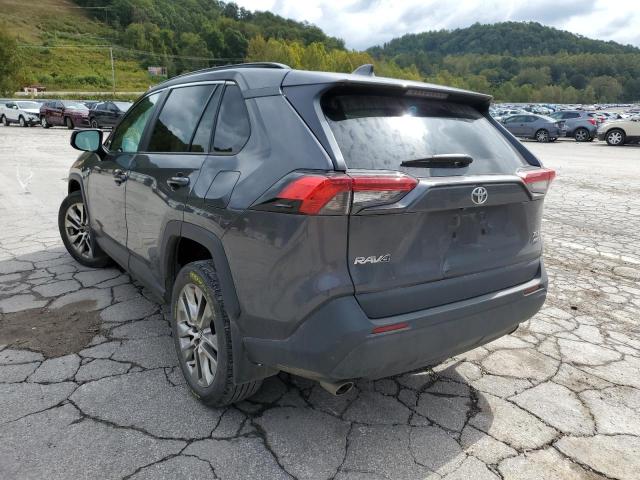 2T3A1RFVXLW135835 - 2020 TOYOTA RAV4 XLE P GRAY photo 3