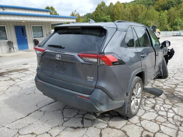 2T3A1RFVXLW135835 - 2020 TOYOTA RAV4 XLE P GRAY photo 4