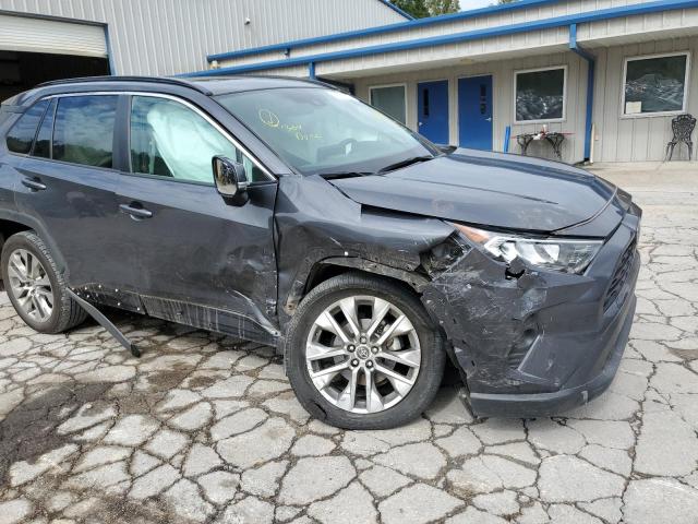 2T3A1RFVXLW135835 - 2020 TOYOTA RAV4 XLE P GRAY photo 9