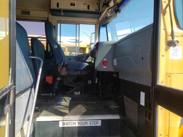 4DRBUAFN65B977849 - 2005 IC CORPORATION 3000 YELLOW photo 5