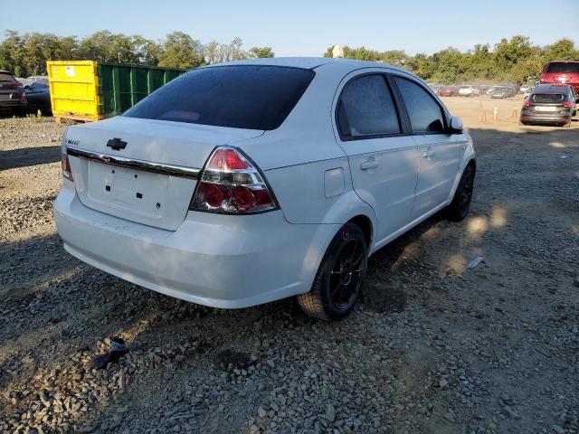KL1TD56607B102799 - 2007 CHEVROLET AVEO BASE WHITE photo 4