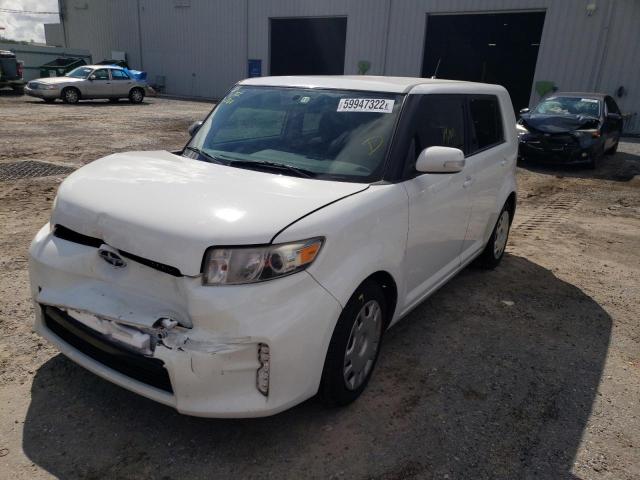 JTLZE4FE6FJ077501 - 2015 SCION XB WHITE photo 2