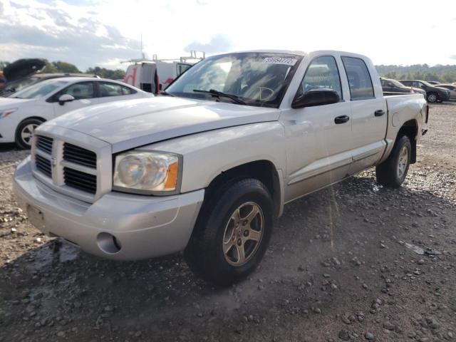 1D7HW48N56S605966 - 2006 DODGE DAKOTA QUA SILVER photo 2