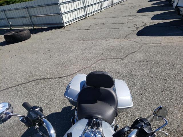1HD1KHC16LB655529 - 2020 HARLEY-DAVIDSON FLTRX 银色 照片 6