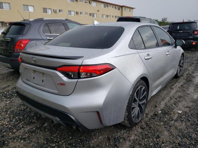 JTDT4RCE6LJ034181 - 2020 TOYOTA COROLLA XS SILVER photo 4