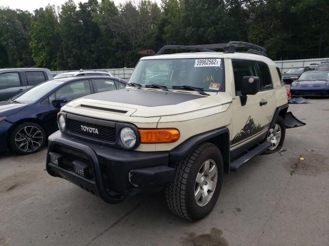 JTEBU11FX9K068082 - 2009 TOYOTA FJ CRUISER BEIGE photo 2