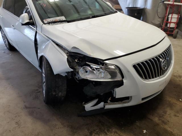 2G4GN5EC2B9176651 - 2011 BUICK REGAL CXL WHITE photo 9