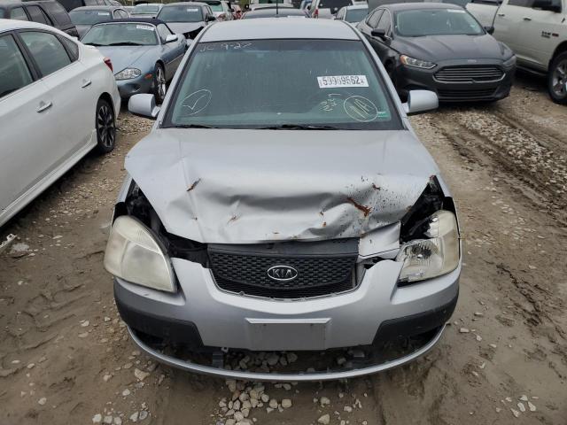 KNADE163176257229 - 2007 KIA RIO 5 SX SILVER photo 9