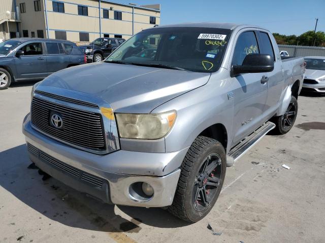 5TFRM5F14AX010063 - 2010 TOYOTA TUNDRA DOU GRAY photo 2