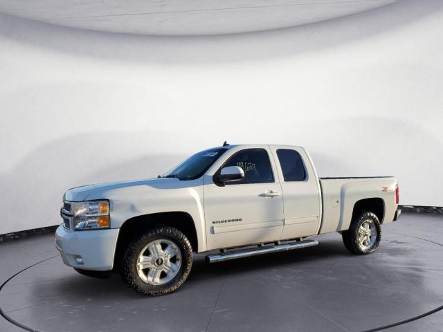 1GCRKTE79CZ341521 - 2012 CHEVROLET SILVRK1500 WHITE photo 2