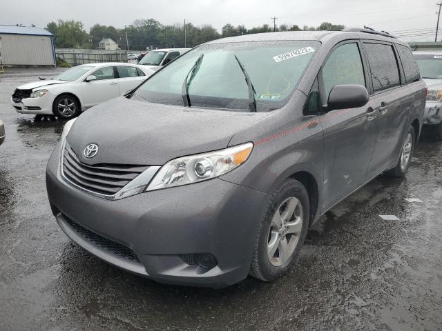 5TDKK3DC8GS696977 - 2016 TOYOTA SIENNA LE GRAY photo 2