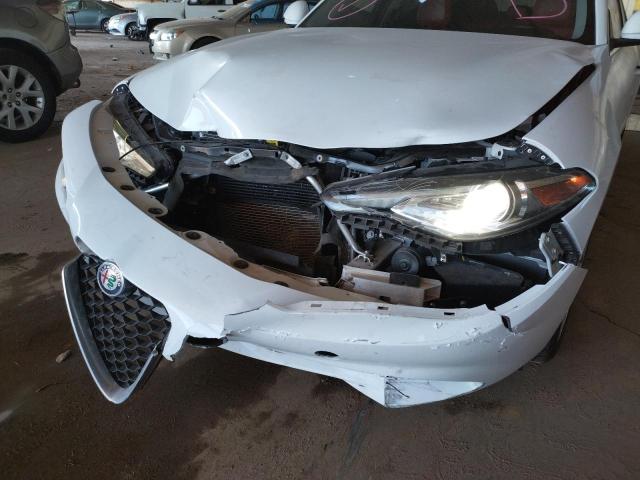 ZARFAECN1J7593166 - 2018 ALFA ROMEO GIULIA TI WHITE photo 9