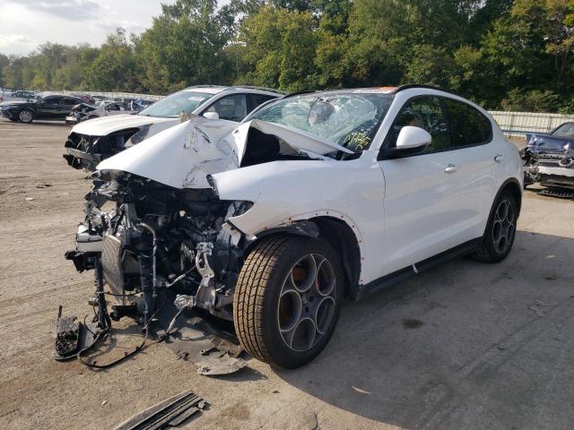 ZASPAKAN5N7D26884 - 2022 ALFA ROMEO STELVIO WHITE photo 2