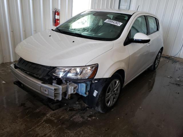 1G1JG6SB2L4117778 - 2020 CHEVROLET SONIC WHITE photo 2