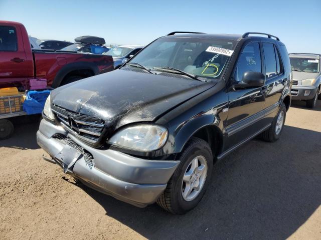 4JGAB54E5XA115811 - 1999 MERCEDES-BENZ ML 320 BLACK photo 2