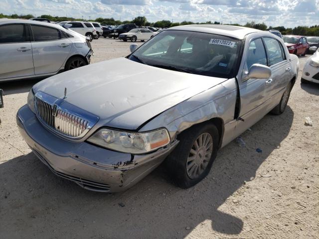 1LNHM82W85Y624608 - 2005 LINCOLN TOWN CAR S SILVER photo 2