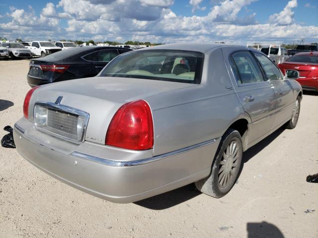 1LNHM82W85Y624608 - 2005 LINCOLN TOWN CAR S SILVER photo 4