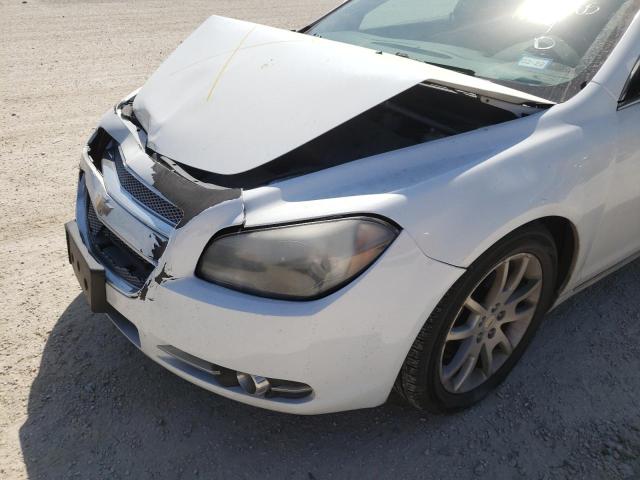 1G1ZE5E02AF189403 - 2010 CHEVROLET MALIBU LTZ თეთრი ფოტო 10