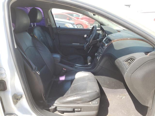 1G1ZE5E02AF189403 - 2010 CHEVROLET MALIBU LTZ თეთრი ფოტო 5