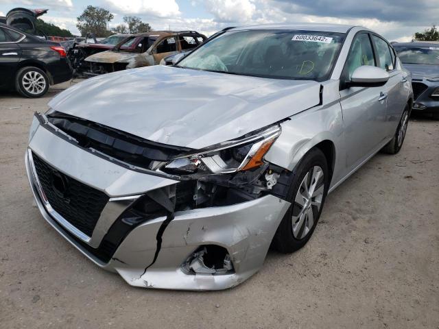 1N4BL4BVXKC244519 - 2019 NISSAN ALTIMA S SILVER photo 2