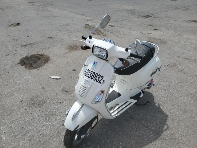 ZAPC386BX95500242 - 2009 VESPA LX 50 WHITE photo 2