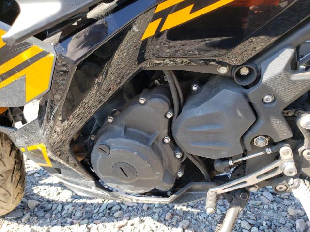 JKAEXKG10JDA09350 - 2018 KAWASAKI EX400 GRAY photo 7