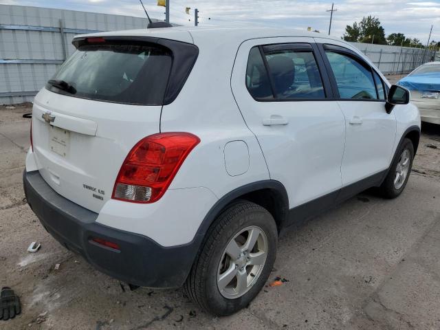 KL7CJPSB4FB135364 - 2015 CHEVROLET TRAX 1LS WHITE photo 4