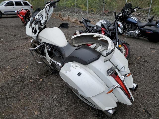 5VPYW36N8G3053819 - 2016 VICTORY MOTORCYCLES MAGNUM WHITE photo 3