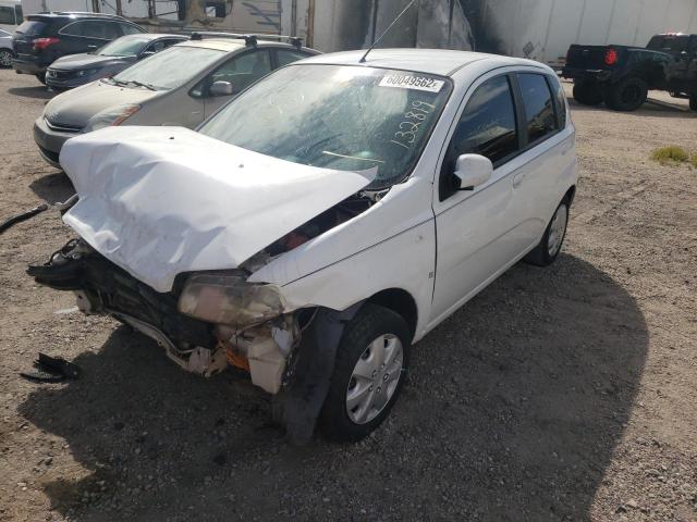 KL1TD666X8B132819 - 2008 CHEVROLET AVEO BASE WHITE photo 2