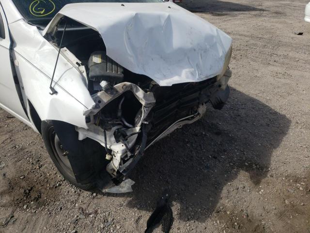 KL1TD666X8B132819 - 2008 CHEVROLET AVEO BASE WHITE photo 9