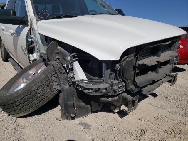 1C6RR7LT8KS646624 - 2019 RAM 1500 CLASS WHITE photo 9