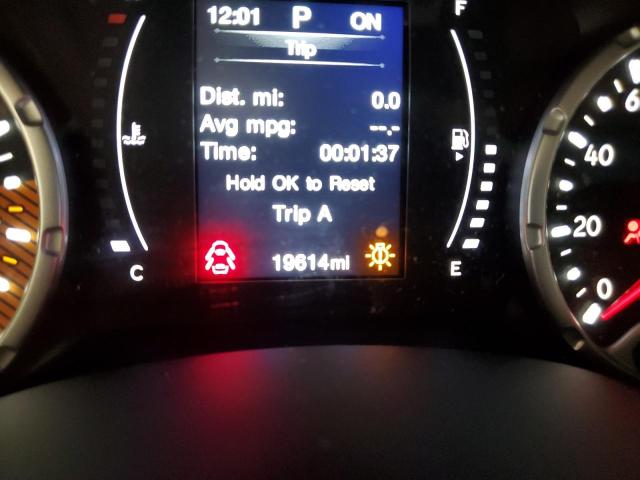 ZACNJAAB0LPL03946 - 2020 JEEP RENEGADE S SILVER photo 8