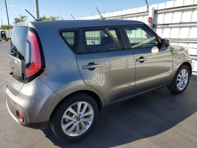 KNDJP3A50J7538508 - 2018 KIA SOUL + GOLD photo 4