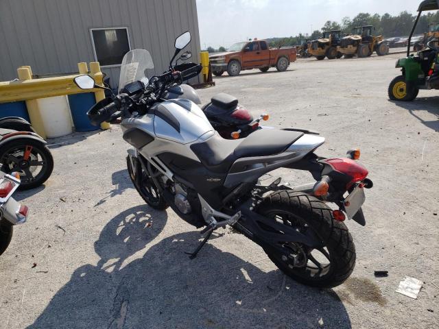 JH2RC6311CK000062 - 2012 HONDA NC700X DCT SILVER photo 3