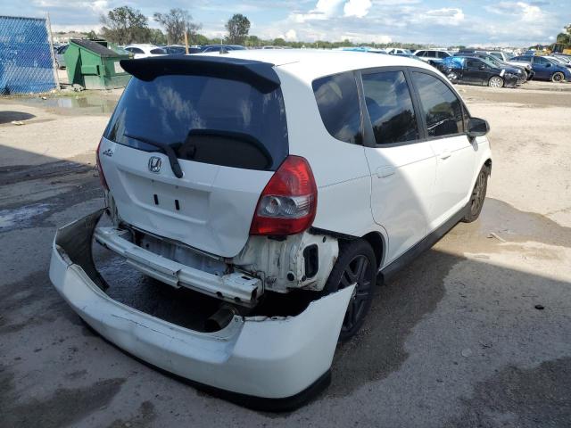 JHMGD38617S064963 - 2007 HONDA FIT S WHITE photo 4