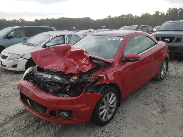 WVWBW8AH4DV003731 - 2013 VOLKSWAGEN EOS KOMFOR RED photo 2