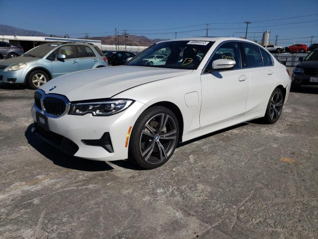 3MW5P7J05M8B76527 - 2021 BMW 330E WHITE photo 2