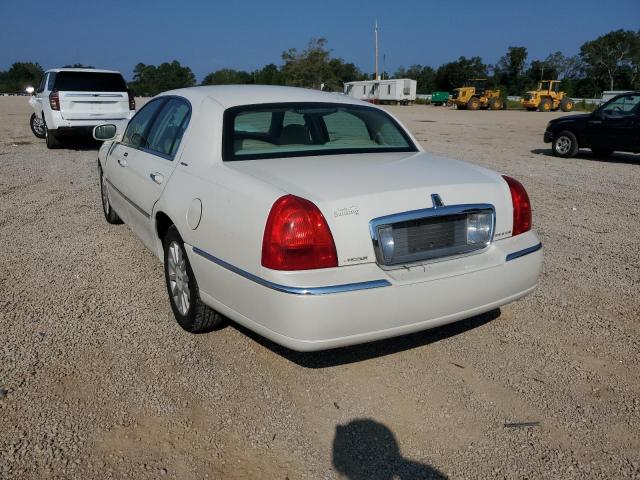 1LNHM81W46Y644633 - 2006 LINCOLN TOWN CAR S WHITE photo 3