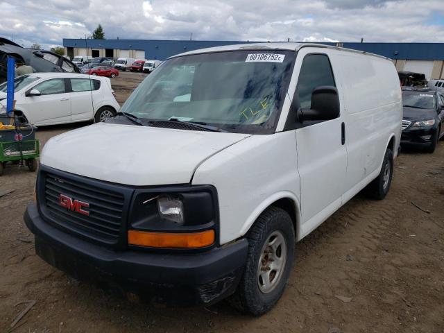 1GTFG15X131127937 - 2003 GMC SAVANA G15 WHITE photo 2