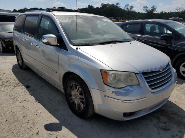 2A8HR64X68R817180 - 2008 CHRYSLER TOWN & COU SILVER photo 1