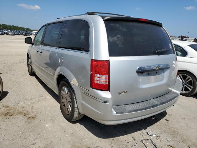 2A8HR64X68R817180 - 2008 CHRYSLER TOWN & COU SILVER photo 3