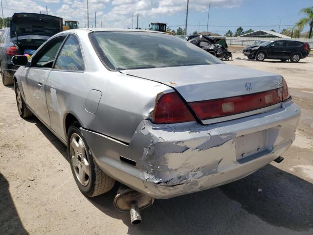 1HGCG224XXA023957 - 1999 HONDA ACCORD LX SILVER photo 3