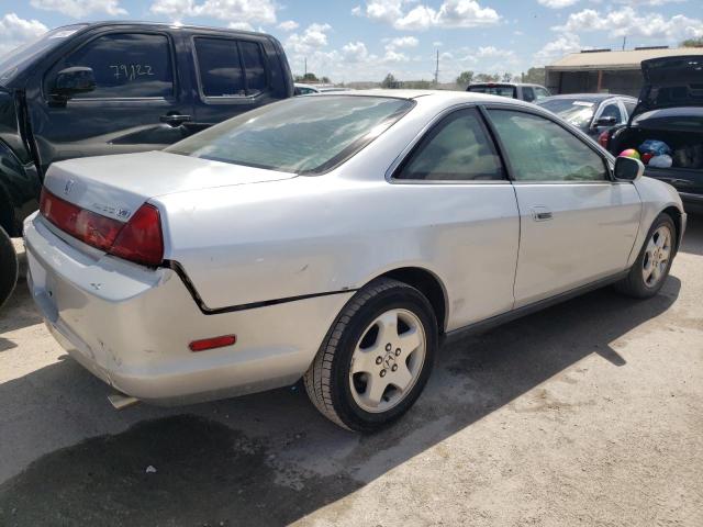 1HGCG224XXA023957 - 1999 HONDA ACCORD LX SILVER photo 4