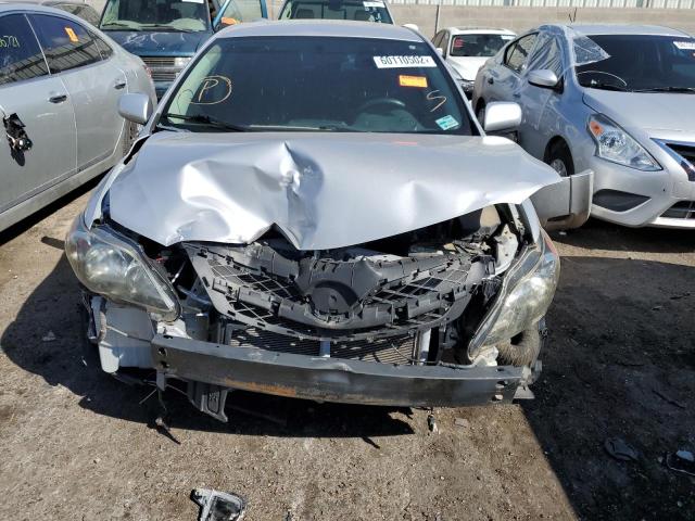 2T1BU4EE2BC581762 - 2011 TOYOTA CAROLLA SILVER photo 9